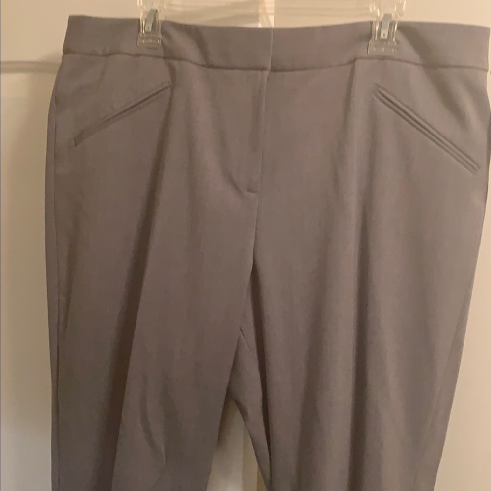 NWT Tahari Alyssa Slim Leg Pant